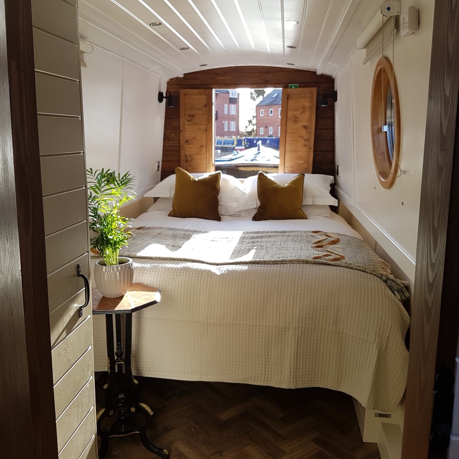 Boat staging in bedroom for Skipperlings